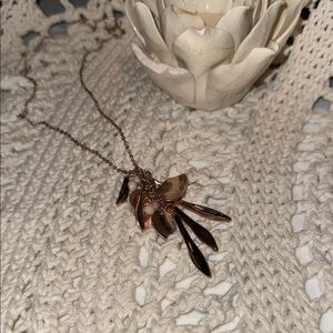 Elegant Gold Leaf Pendant Necklace